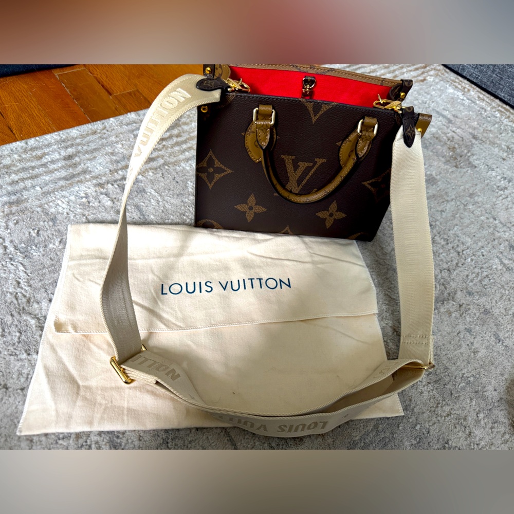 Brown shoulder bag